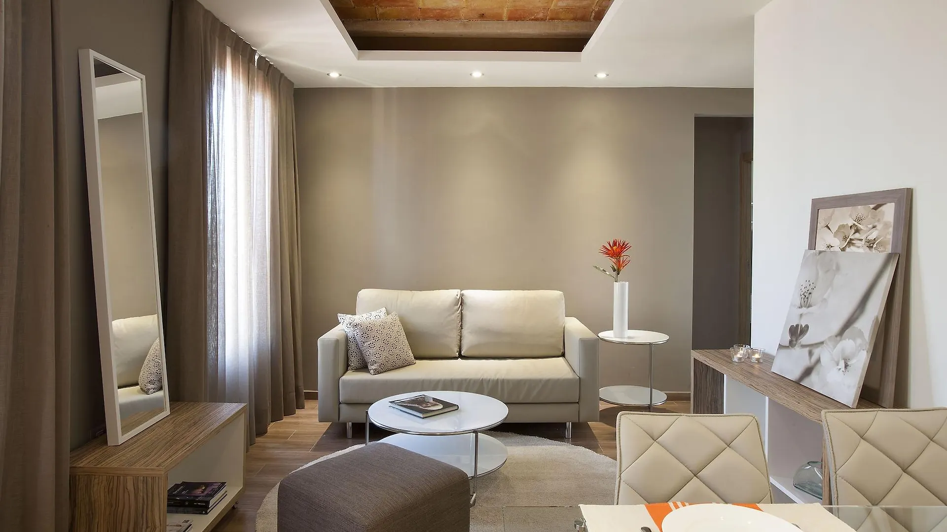 Barcelona Apartment Mila Spanien